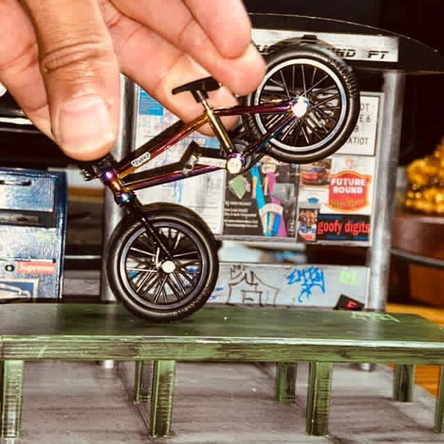 Finger BMX Oil Slick - Oil Slick Finger BMX Bike - Rainbow Mini