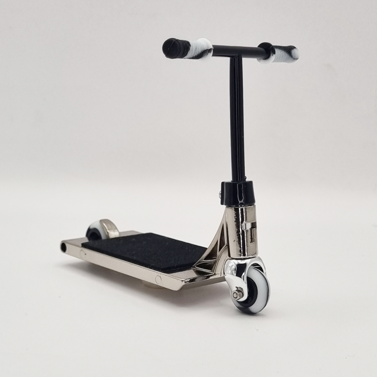 TAILWHIP Finger Scooter Silver VIDER 28MM