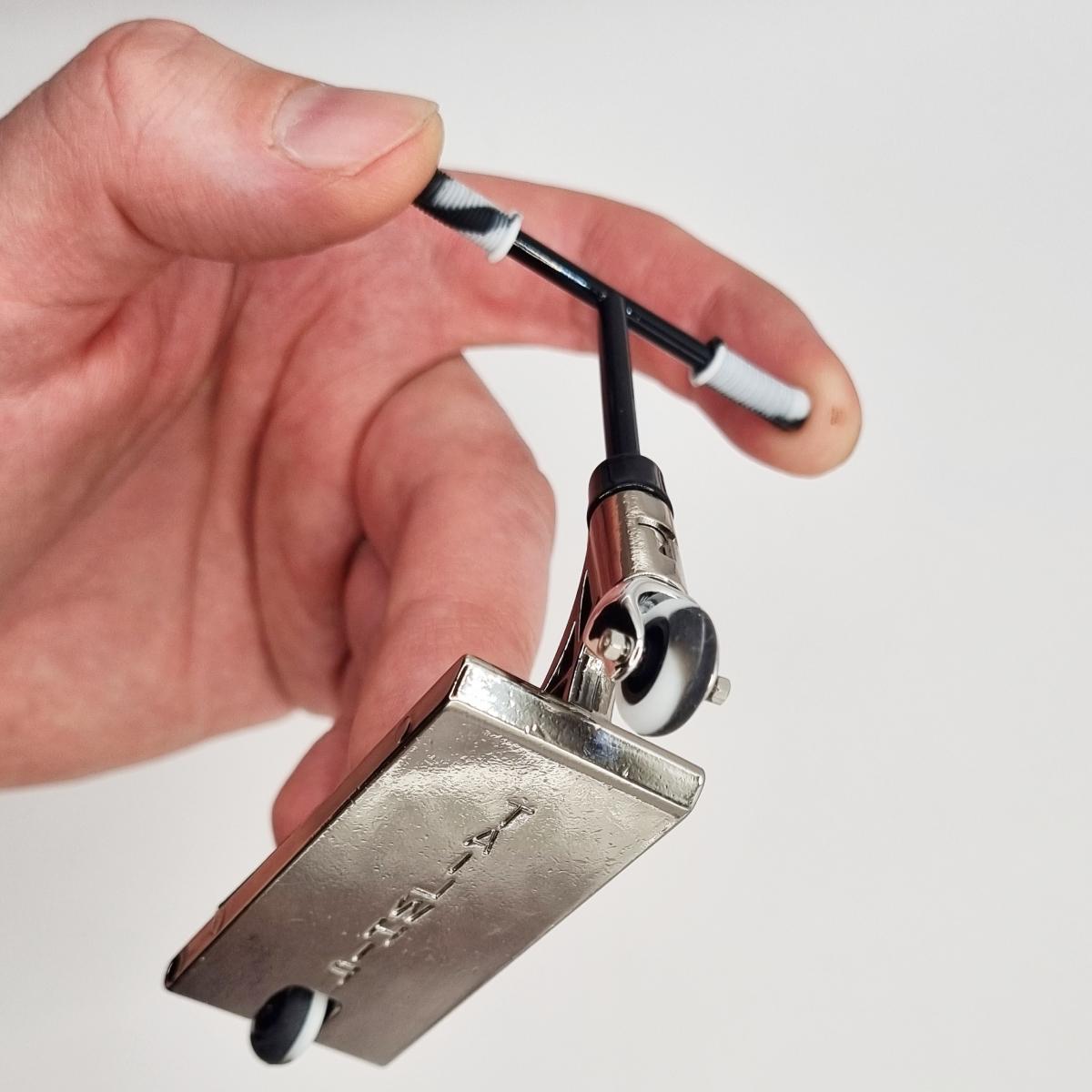 TAILWHIP Finger Scooter Silver VIDER 28MM